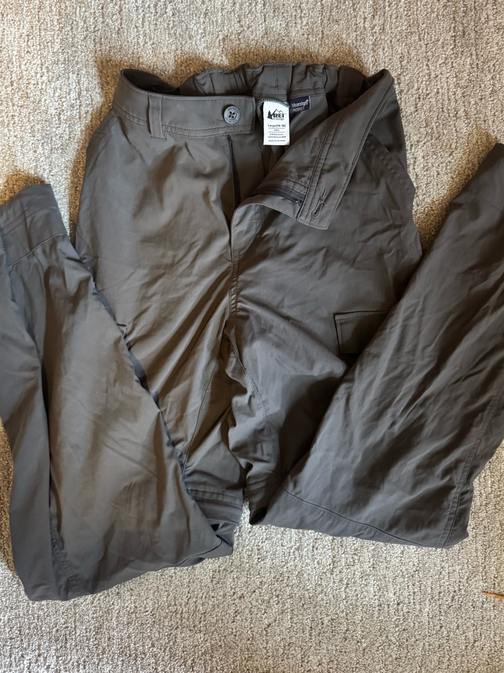 GUC Zip off pants